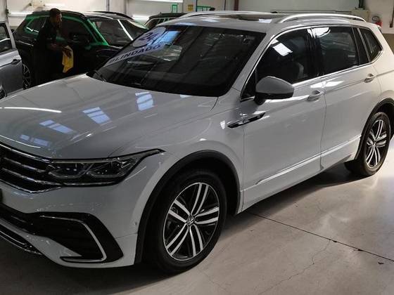 VOLKSWAGEN TIGUAN 2.0 300 TSI GASOLINA ALLSPACE R-LINE AUTOMÁTICO